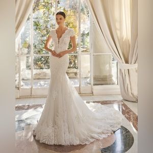 Selling my wedding dress “Aldo” by Aire Barcelona.
